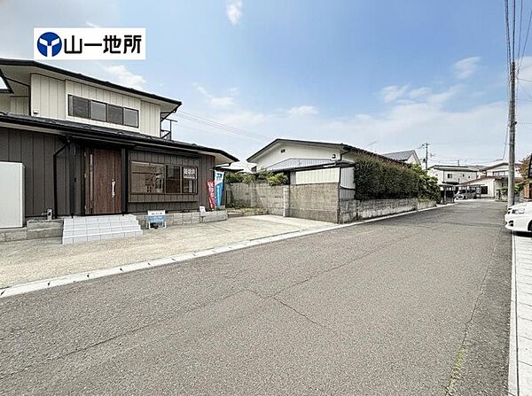 駐車が苦手な方にも嬉しい前面6ｍ道路に面した住まい