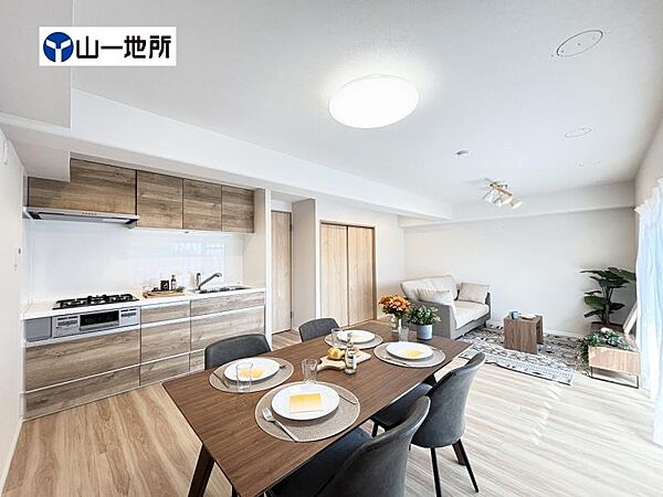 美味しいお料理も楽しいお喋りもキッチンを中心に広がります