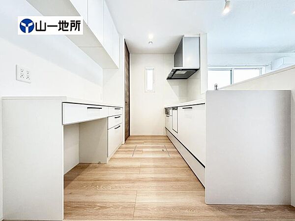 料理をしながらでもご家族との会話を楽しめる対面キッチン