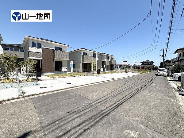 駐車が苦手な方にも嬉しい前面6ｍ道路に面した住まい