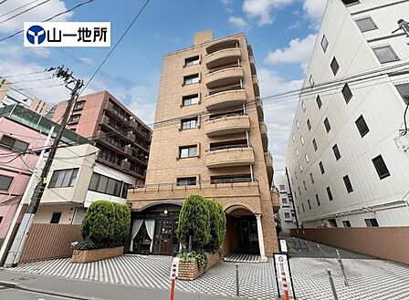 清潔感のあるシンプルな外観が魅力的な物件です