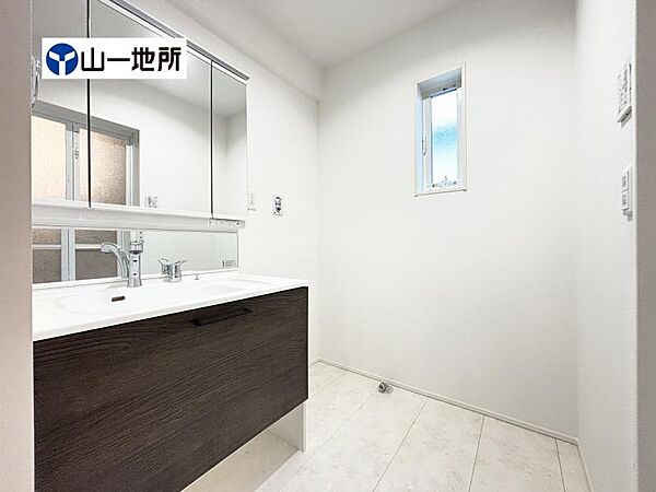 ご家族の1日が始まり、1日の終わりを締めくくる洗面空間