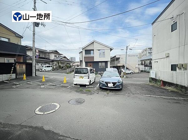 買い物便利×駅徒歩圏、自由設計で夢が広がる売土地