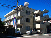 川辺ビル 1階 築42年4ヶ月の賃貸物件