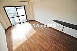 JR山陽本線 高島駅 徒歩9分の賃貸マンション 1階ワンルームのリビング/ダイニング