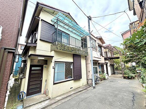 前面道路含む外観