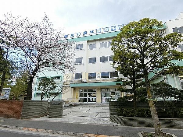 江戸川区立篠崎中学校 徒歩6分。 470m