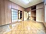 室内：室内