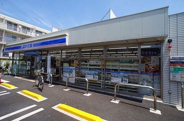 ローソン北小岩四丁目店 徒歩4分。 260m
