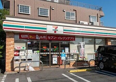 セブンイレブン江戸川鹿骨店 徒歩5分。 360m