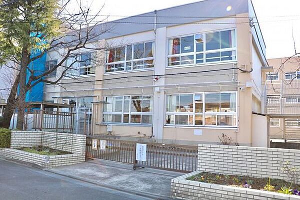 江戸川区立篠崎第二小学校 徒歩9分。 660m
