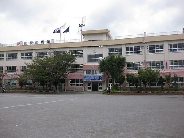 江戸川区立大杉東小学校 徒歩5分。 370m
