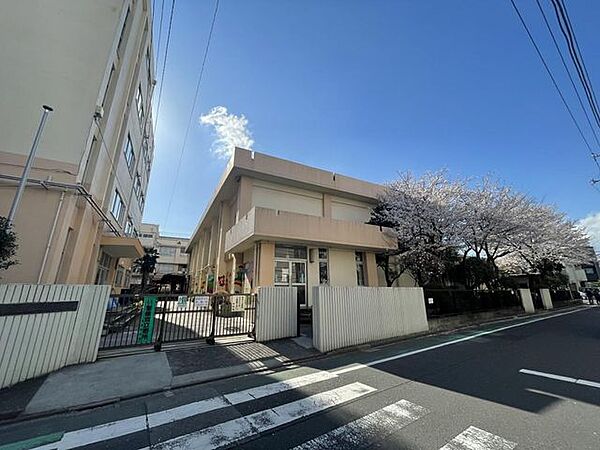 葛飾区立二上小学校 徒歩5分。 370m