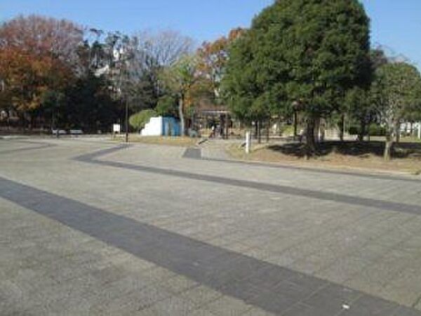 青戸平和公園 徒歩24分。 1920m