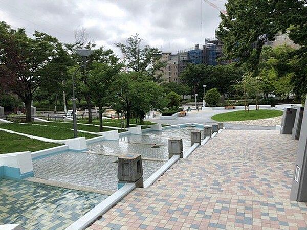 新長島川親水公園 徒歩12分。 940m