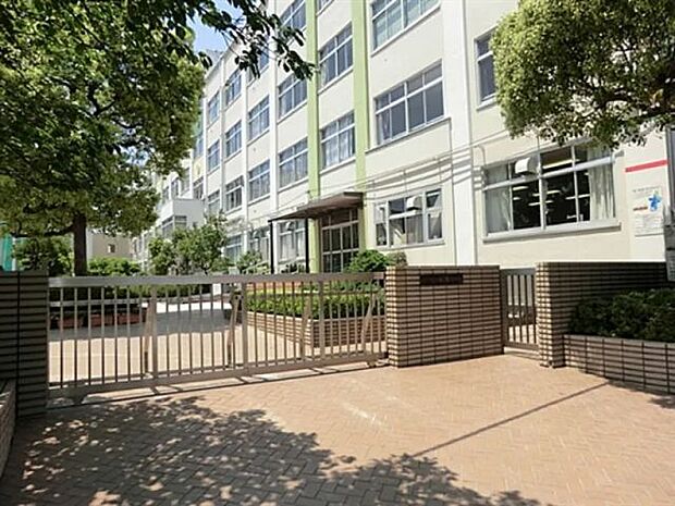 江戸川区立瑞江第二中学校 徒歩12分。 930m