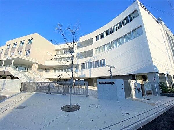 江戸川区立小岩第二中学校 徒歩8分。 610m