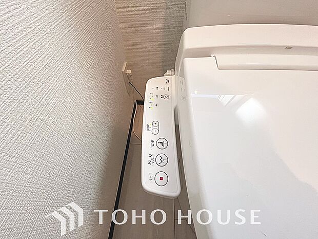 温水洗浄便座は日本が誇るトイレ文化のひとつです。お住まい購入時は新しいトイレで気持ちよく。