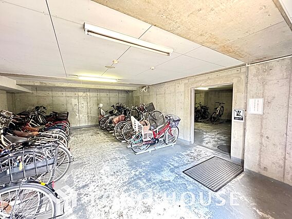 共用部の駐輪場...