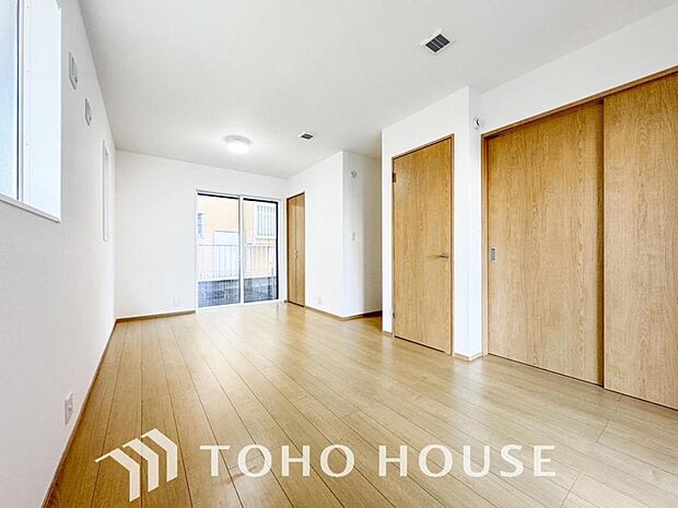 白を基調とした室内は、明るい住空間を造り出すだけでなく、清潔感をもたらしてくれます。