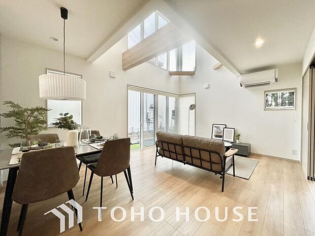 空気感という居心地の良いBGMは、暮らしのステージを彩り、心からのやすらぎと満足感を与えてくれます。