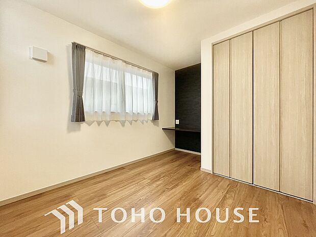 お子様の心と身体を見守る子供部屋として、小さな自立心を育むお部屋作りを見越してご覧下さい。