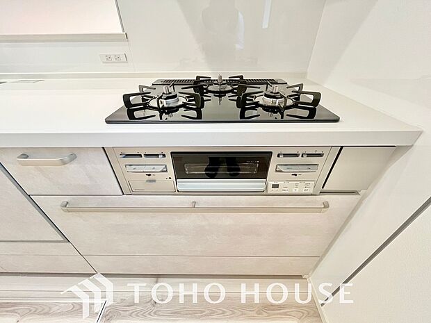 毎日料理をする、料理が好き、家族が多くて量を作る必要がある等の方々にとっては必須の3口コンロ。