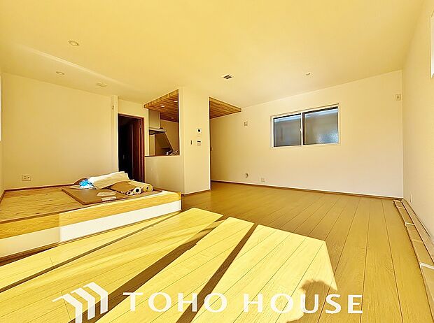 ホワイトナチュラルのテイストが、自然体で過ごせる心地良さ生み出しています。