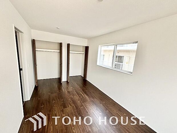 一日の疲れを癒やしてくれる主寝室。時を忘れて過ごす場所として過ごせるお部屋。