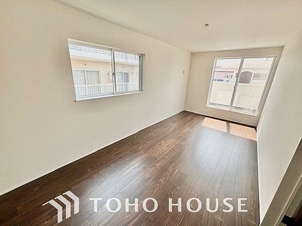 お子様の心と身体を見守る子供部屋として、小さな自立心を育むお部屋作りを見越してご覧下さい。