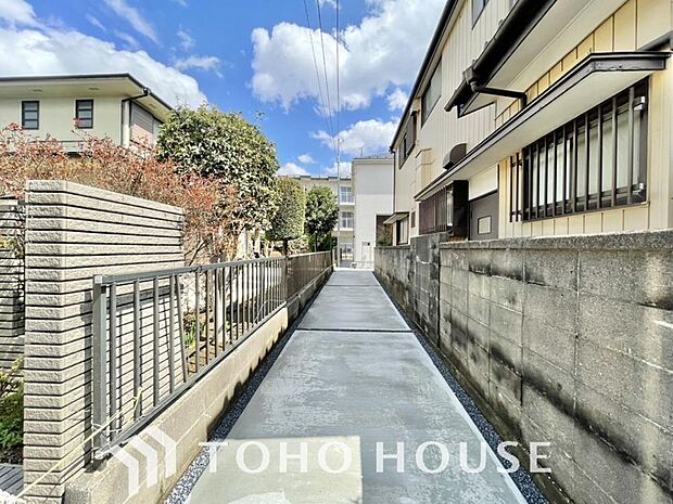 自転車やバイクなど、ゆとりのある敷地で置き場所に困ることはないでしょう。