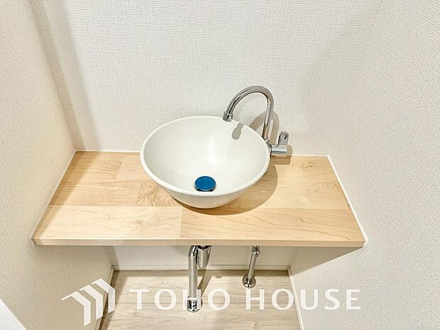 ウイルスや花粉を持ち込まない。こちらの物件は玄関に手洗い場を設けております。今の時代に嬉しい設計。