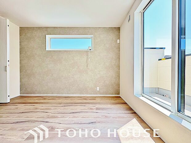 快適な光を取り入れ、心地よい風を取り入れます。心と体をゆったりと安らげる寝室。