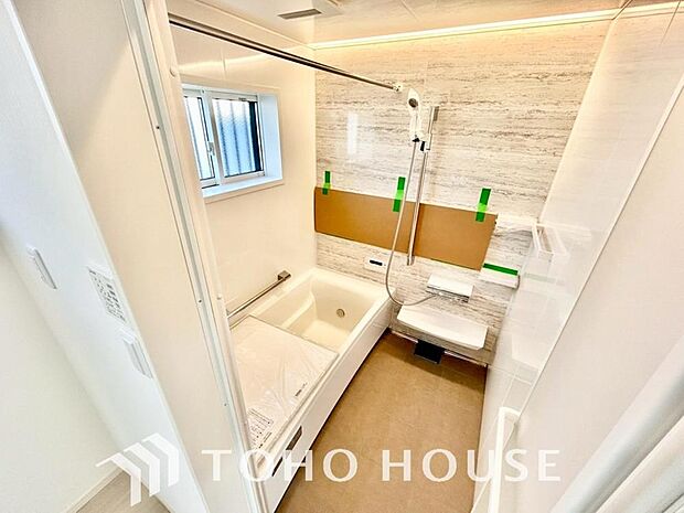 心地よいバスタイムを演出する浴室はゆとりあるサイズを採用。