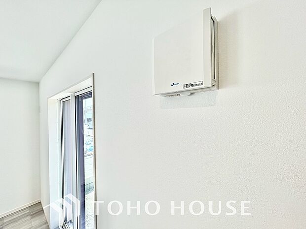 室内の空気の入れ替えを自動的に行う事を可能とした換気設備。シックハウス症候群対策でもあります。