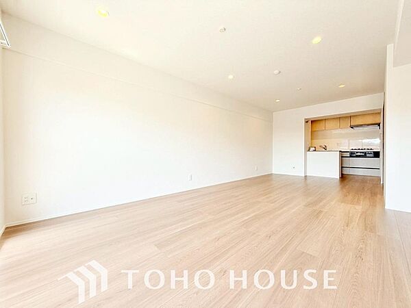 造りこんだ空間演出の妙が生み出す光と質のハーモニーはこの住宅のクオリティの良さを実感させてくれます。