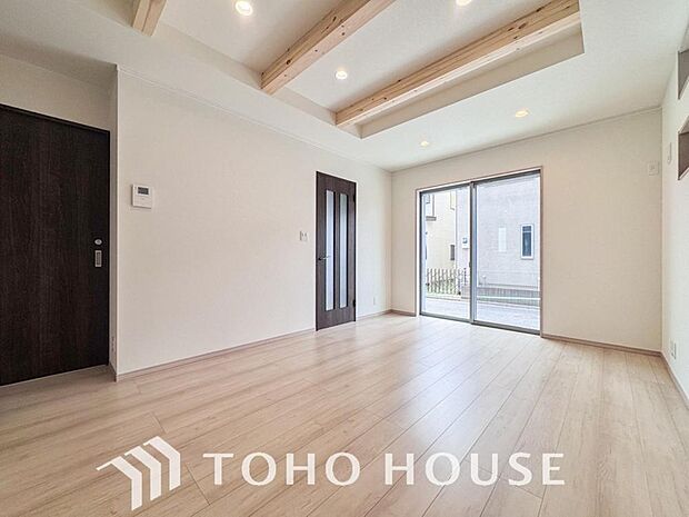 造りこんだ空間演出の妙が生み出す光と質のハーモニーはこの住宅のクオリティの良さを実感させてくれます。