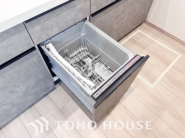 高温水や高圧水流を使う事で効率よく食器洗浄できます。殺菌効果も高いので哺乳瓶等を洗う際にも便利です。