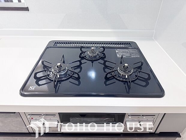 毎日料理をする、料理が好き、家族が多くて量を作る必要がある等の方々にとっては必須の3口コンロ。