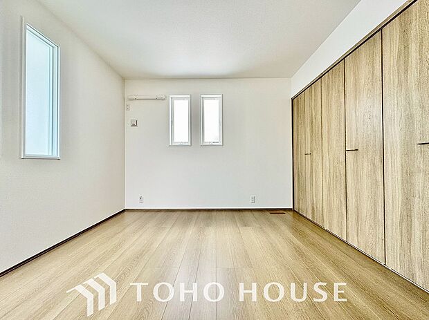 お子様の心と身体を見守る子供部屋として、小さな自立心を育むお部屋作りを見越してご覧下さい。