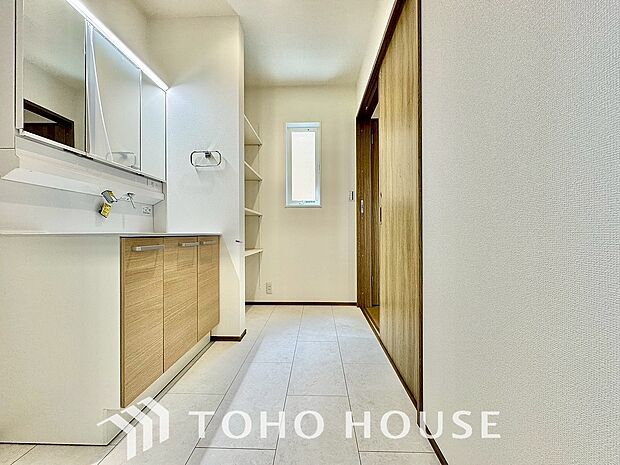 シンプルだからこそ使いやすい。スタンダードなデザインの洗面台はお掃除もしやすくいつも清潔。