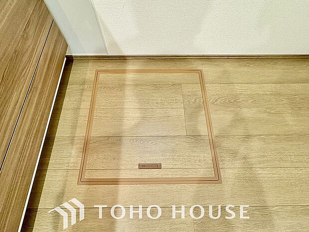 床下収納の場合は使っていない空間を有効利用するので、キッチンを狭くすることなく収納場所を増やせます。