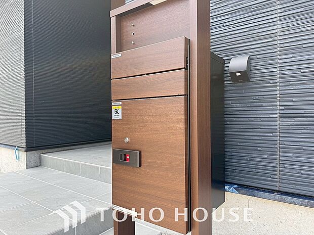 宅配ボックスは、ネットショッピングなどによって増加傾向の小型のお届け物の受け取りにができて便利。