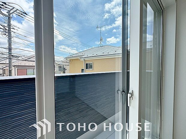 複層ガラスは結露を抑えたり、遮音にも効果を発揮します。