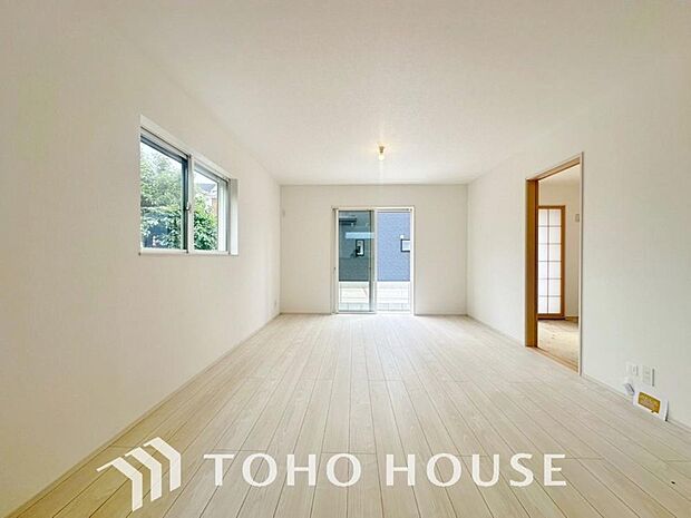 造りこんだ空間演出の妙が生み出す光と質のハーモニーはこの住宅のクオリティの良さを実感させてくれます。