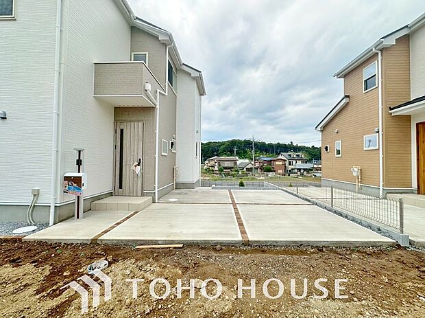 マンションとは違う敷地内駐車。ご主人様のお車のお手入れにも気合が入りますね。