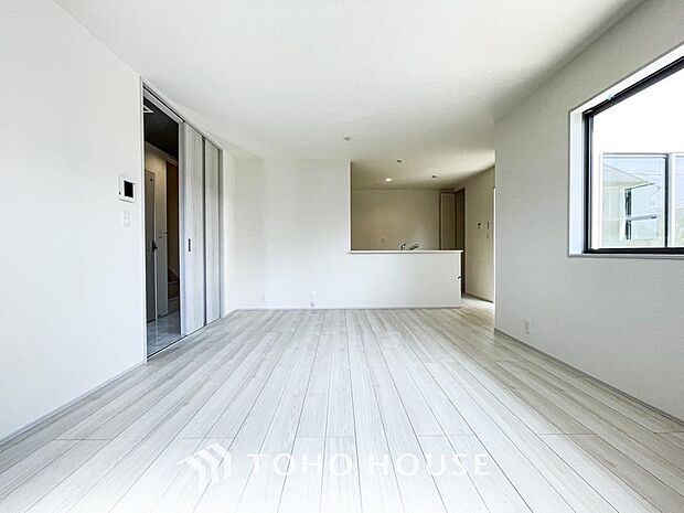 造りこんだ空間演出の妙が生み出す光と質のハーモニーはこの住宅のクオリティの良さを実感させてくれます。