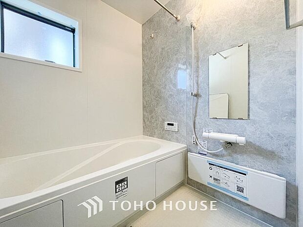 心地よいバスタイムを演出する浴室はゆとりあるサイズを採用。