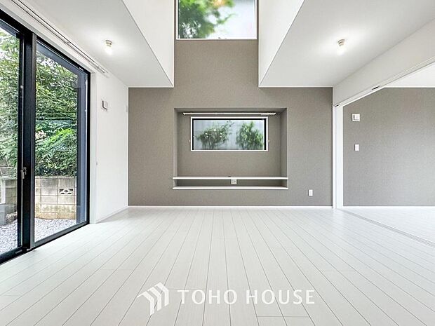 広いＬＤＫでは家族が集まり一緒の時間を過ごせる工夫がされております。