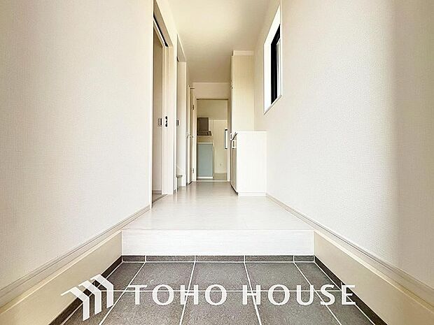 ダウンライトを使用しお洒落に演出。帰りたくなる家をテーマに設計。いつも「人」と「家」の間に・・・。